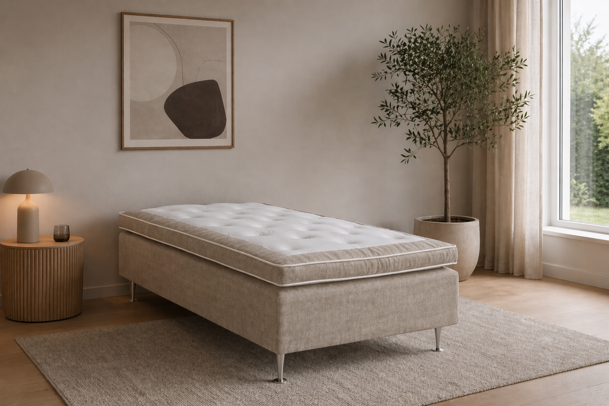 Hillerød boxseng i lys sand Verita03, størrelse 140 x 200 cm, boxmadras seng