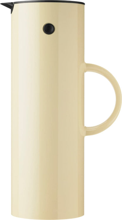 Se Stelton Em77 Termokande 1 l. Mellow Yellow Str 1 - Termokander ❤ Stort online udvalg i Stelton ❤ Meget billig fragt og hurtig levering: 1 - 2 hverdage - Varenummer: MGS-S11120066 og barcode / Ean: 5709846029996 på lager - Udsalg på Bolig - Køkkenudstyr - Kaffe & te - Termokander Spar op til 61% - Over 1334 design brands på udsalg