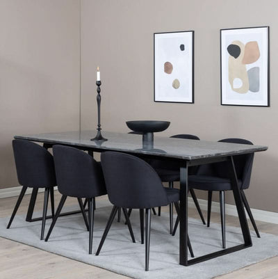 Se tilbud på Carra spisebord i mørkegrå marmor og sort stel, 90 x 200 cm. Billigt udsalg! Hurtig levering: 1-2 hverdage. Varenummer: 3NDC-5445. På lager.