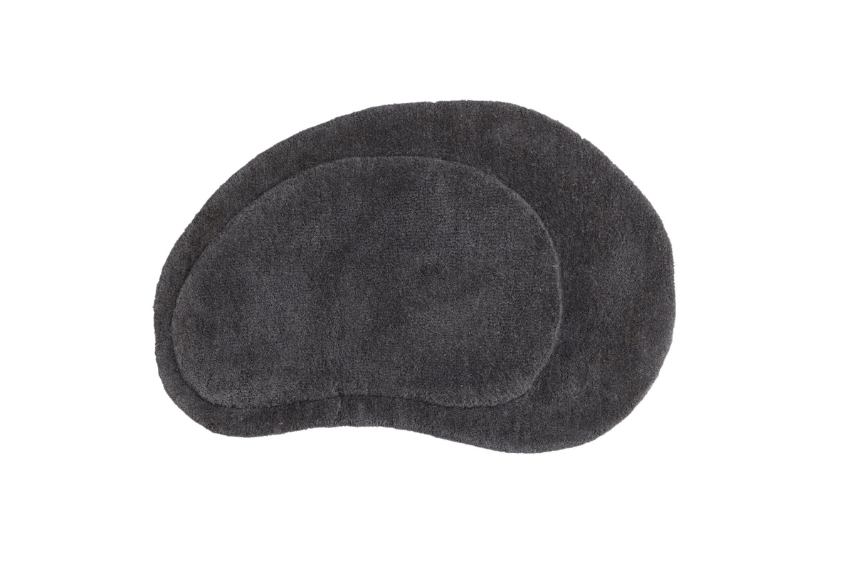 Se VENTURE DESIGN Sten gulvtæppe, oval - mørkegrå uld m. stofbagside (50x75) ❤ Kæmpe udvalg i Venture Design - Køb online på udsalg og tilbud lige nu ❤ Billig fragt • Hurtig levering - Varenummer: Boboonline-105578 og barcode / Ean: 7340220801531 på lager - Udsalg på Interiør,Plaids, gulvtæpper og sengetæpper mm.,Gulvtæpper,
Interiør,
Plaids, gulvtæpper og sengetæpper mm.,
Dagligstue, Op til 57% rabat - Mere end 2.739 populære mærker på tilbud