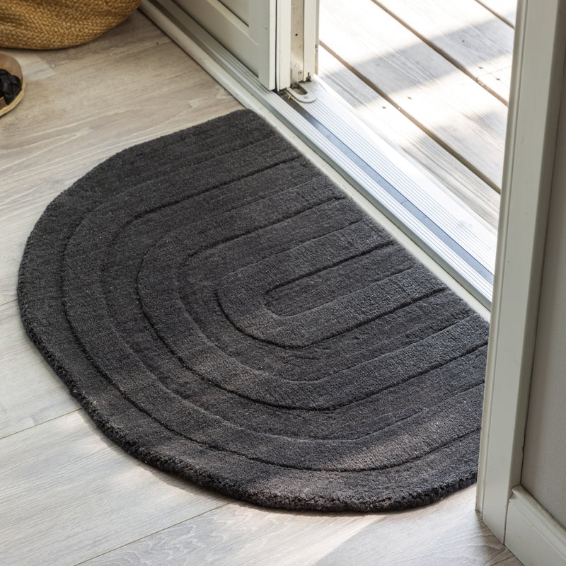 Se Olav - Dørmåtte i mørkegrå uld, 50 x 80 cm. ❤ Kæmpe udvalg i 3-nordic - Køb online på udsalg og tilbud lige nu ❤ Lav fragtpris og hurtig levering - Varenummer: 3-nordic-8451 og barcode / Ean: på lager - Udsalg på Entre - Dørmåtter Store besparelser – op til 71% - Store besparelser på over 2.739 brands