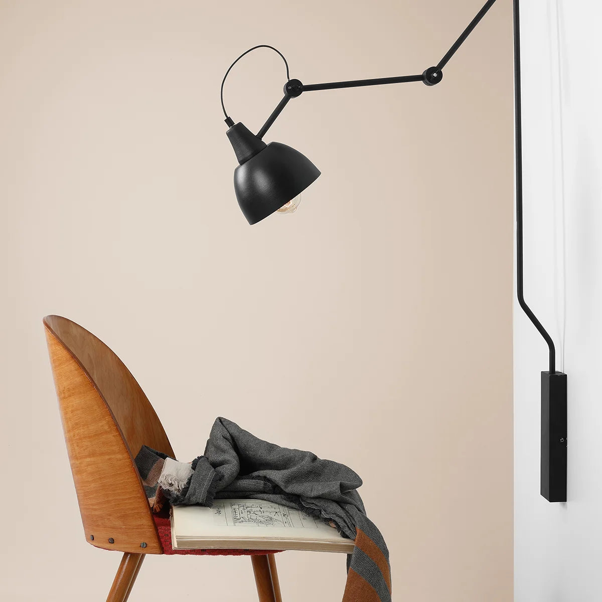 Se Verdi - Væglampe i sort metal ❤ Kæmpe udvalg i 3-nordic - Køb online på udsalg og tilbud lige nu ❤ Hurtig levering til lave fragtpriser - Varenummer: 3-nordic-8760 og barcode / Ean: på lager - Udsalg på Lamper - Væglamper Op til 63% rabat - Over 1.329 brands på online udsalg