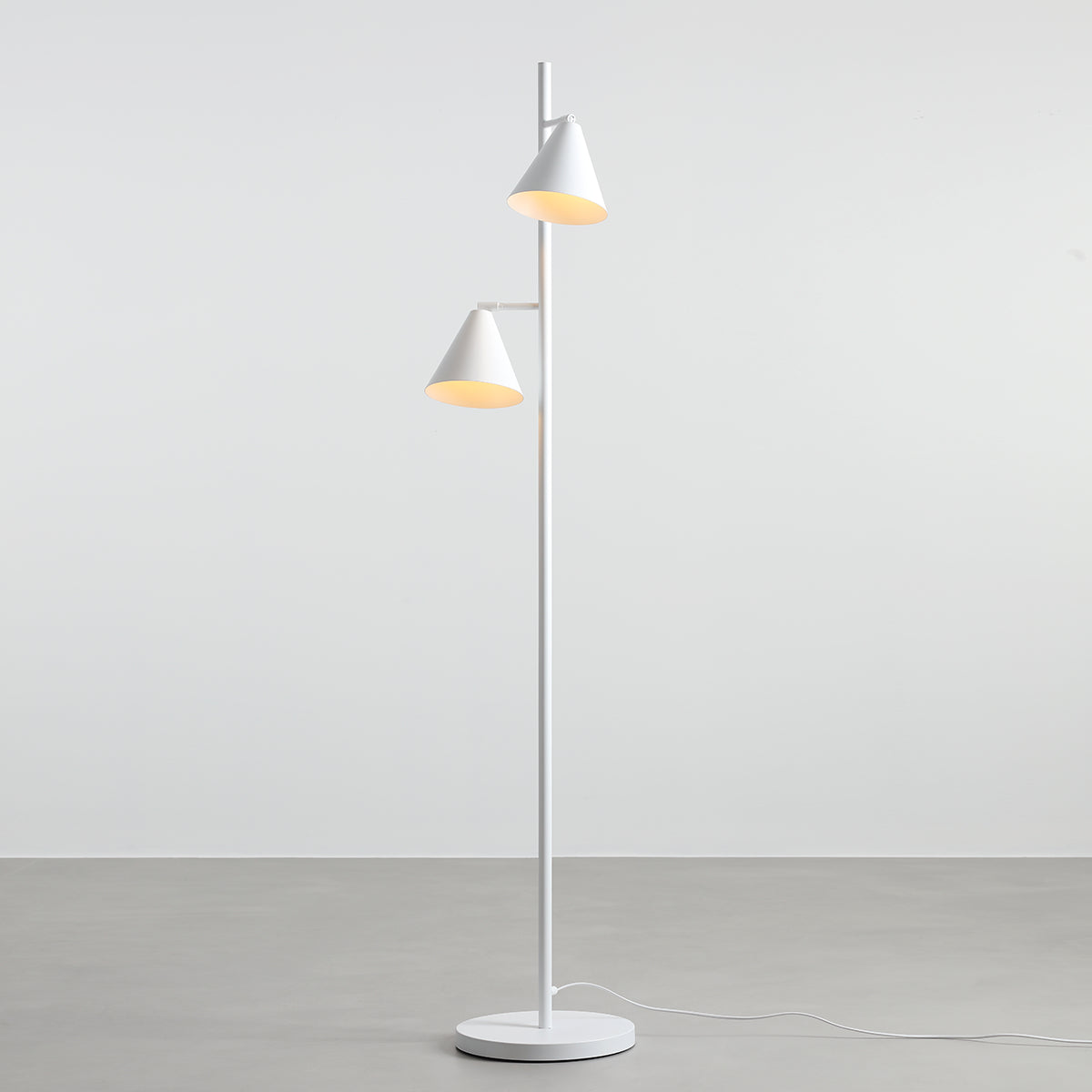 Se Frigg- Gulvlampe med to skærme i hvid metal ❤ Kæmpe udvalg i 3-nordic - Køb online på udsalg og tilbud lige nu ❤ Hurtig levering til lave fragtpriser - Varenummer: 3-nordic-8720 og barcode / Ean: på lager - Udsalg på Lamper - Gulvlamper Få op til 69% i rabat - Tusindvis af varer fra over 2.739 brands