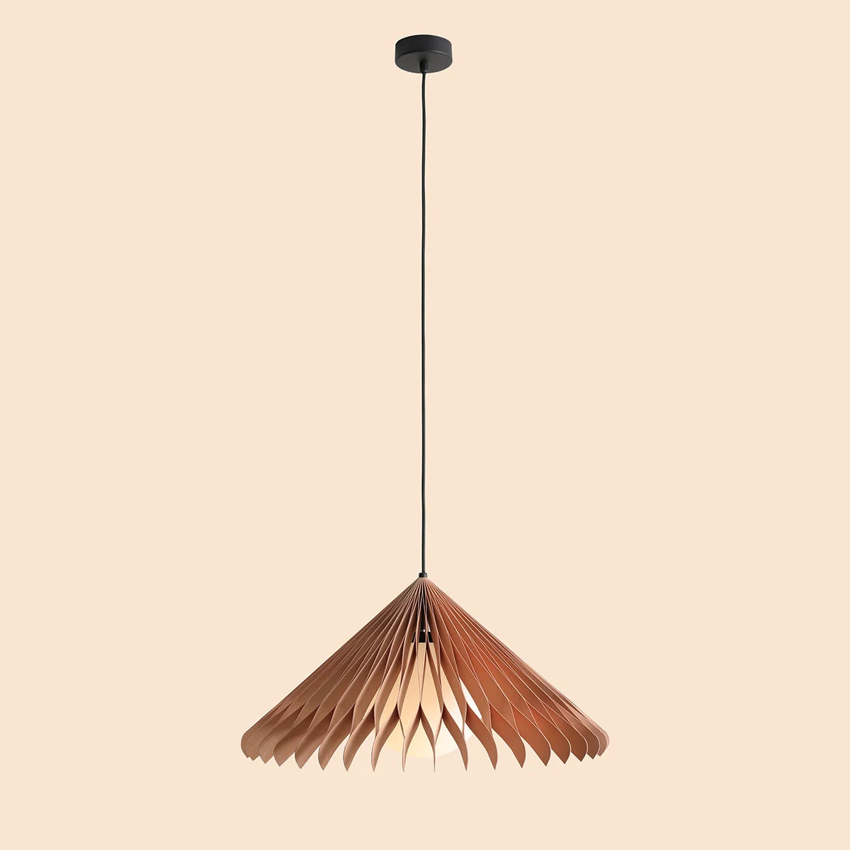 Se Nightfall - Pendel i bøgetræ og hvidt glas, diameter 58 cm. ❤ Kæmpe udvalg i 3-nordic - Køb online på udsalg og tilbud lige nu ❤ Billig fragt og hurtig levering - Varenummer: 3-nordic-8783 og barcode / Ean: på lager - Udsalg på Lamper - Loftlamper - pendler - Pendler med 1 skærm Store besparelser – op til 71% - Store besparelser på over 2.281 brands