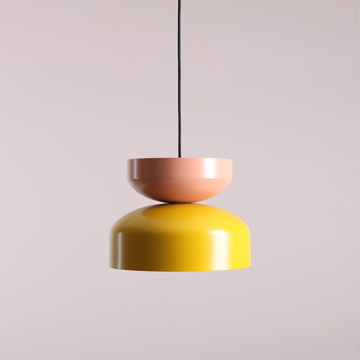 Se Color - Pendel i sennepsgul og koral farvet metal ❤ Kæmpe udvalg i 3-nordic - Køb online på udsalg og tilbud lige nu ❤ Billig fragt • Hurtig levering - Varenummer: 3-nordic-8755 og barcode / Ean: på lager - Udsalg på Lamper - Loftlamper - pendler - Pendler med 1 skærm Op til 57% rabat - Kendte mærker på udsalg – over 1.329 brands