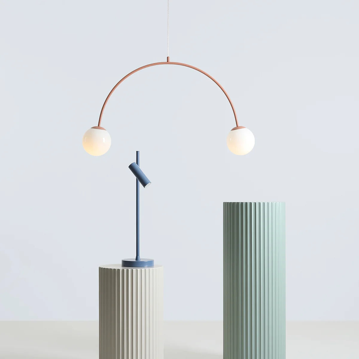Se Twiggy - Loftlampe i koral farvet metal og 2 hvide glaskupler, bredde 84 cm. ❤ Kæmpe udvalg i 3-nordic - Køb online på udsalg og tilbud lige nu ❤ Lav fragtpris og hurtig levering - Varenummer: 3-nordic-8799 og barcode / Ean: på lager - Udsalg på Lamper - Loftlamper - pendler - Langbordspendler Store besparelser – op til 71% - Store besparelser på over 2.281 brands