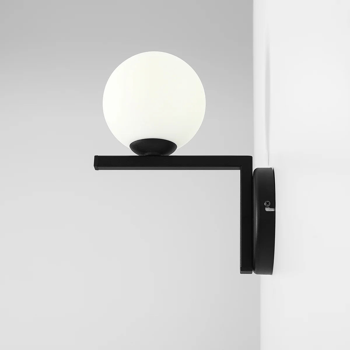 Se Moma - Væglampe i sort metal og hvidt glas ❤ Kæmpe udvalg i 3-nordic - Køb online på udsalg og tilbud lige nu ❤ Hurtig levering til lave fragtpriser - Varenummer: 3-nordic-8707 og barcode / Ean: på lager - Udsalg på Lamper - Væglamper Spar stort – op til 53% - Over 2.739 kendte brands på stort udsalg