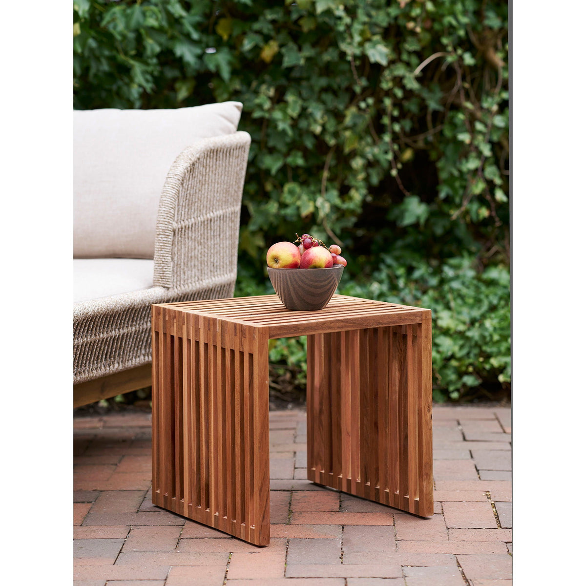 Se House Nordic - Pego sidebord, 40x40 cm, teaktræ ❤ Kæmpe udvalg i House Nordic - Køb online på udsalg og tilbud lige nu ❤ Meget billig fragt og hurtig levering - Varenummer: Bolig&Haven-46832787063114 og barcode / Ean: 5713917024872 på lager - Udsalg på Spar stort – op til 53% - Over 2.739 kendte brands på stort udsalg