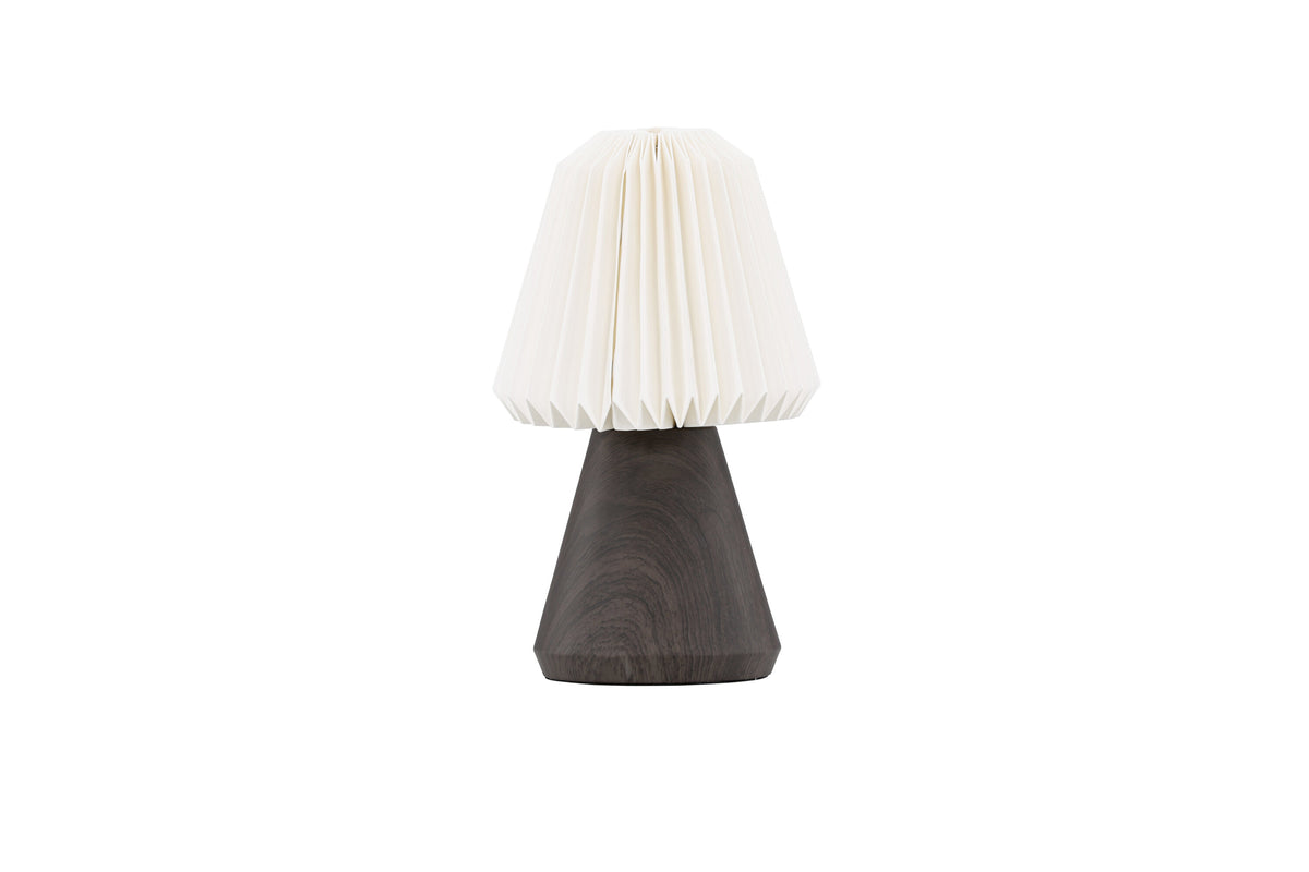Se VENTURE DESIGN Fjällen bordlampe - hvid papir og valnøddefarvet egetræsfolieret stål ❤ Kæmpe udvalg i Venture Design - Køb online på udsalg og tilbud lige nu ❤ Meget billig fragt og hurtig levering: 1 - 2 hverdage - Varenummer: Boboonline-113856 og barcode / Ean: 7340220800671 på lager - Udsalg på Interiør,Belysning,Lamper,Bordlamper,
Interiør,
Belysning,
Lamper,
Billige lamper,
Bi Spar op til 51% - Over 785 kendte brands på udsalg