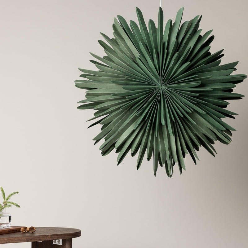 Se Topaz - Stjerneformet loftlampe i grønt papir, tre størrelser 80 cm. ❤ Kæmpe udvalg i 3-nordic - Køb online på udsalg og tilbud lige nu ❤ Hurtig levering til lave fragtpriser - Varenummer: 3-nordic-8314-7071 og barcode / Ean: på lager - Udsalg på Lamper - Jule- & hyggelys - Loftlamper Spar helt op til 73% - Over 739 kendte brands på udsalg