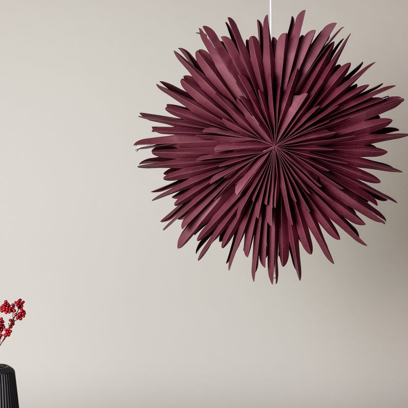 Se Topaz - Stjerneformet loftlampe i mørkerødt papir, tre størrelser 80 cm. ❤ Kæmpe udvalg i 3-nordic - Køb online på udsalg og tilbud lige nu ❤ Billig fragt • Hurtig levering - Varenummer: 3-nordic-8312-7065 og barcode / Ean: på lager - Udsalg på Lamper - Jule- & hyggelys - Loftlamper Spar stort – op til 71% - Over 2.739 kendte brands på stort udsalg