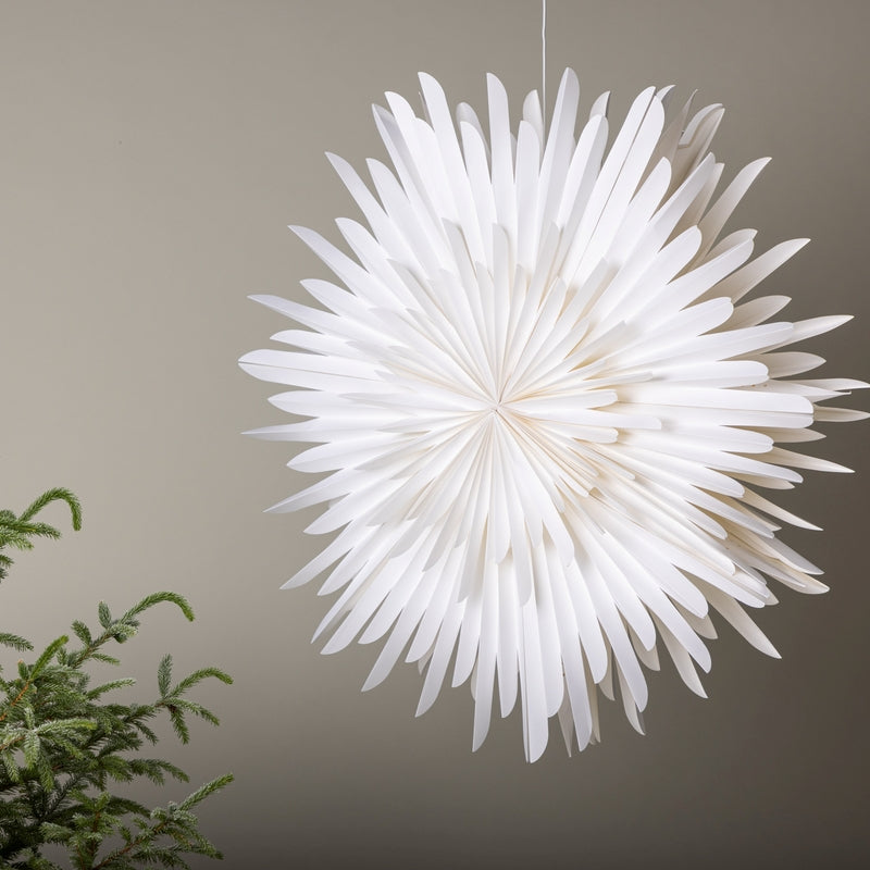 Se Topaz - Stjerneformet loftlampe i hvidt papir, fem størrelser 100 cm. ❤ Kæmpe udvalg i 3-nordic - Køb online på udsalg og tilbud lige nu ❤ Lav fragtpris og hurtig levering - Varenummer: 3-nordic-8309-7052 og barcode / Ean: på lager - Udsalg på Lamper - Jule- & hyggelys - Loftlamper Op til 61% rabat - Mere end 1.329 populære mærker på udsalg