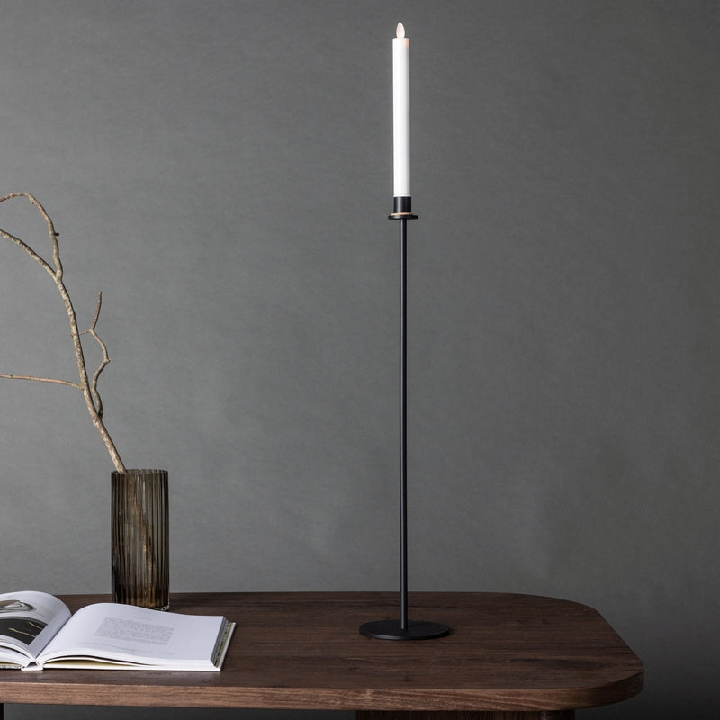 Se Delero - Lysestage i sort metal med LED lys, højde 79 cm. ❤ Kæmpe udvalg i 3-nordic - Køb online på udsalg og tilbud lige nu ❤ Billig fragt • Hurtig levering - Varenummer: 3-nordic-8342 og barcode / Ean: på lager - Udsalg på Lamper - Jule- & hyggelys - Lysestager - bordlamper Store besparelser – op til 77% - Spar stort på mere end 2.739 brands