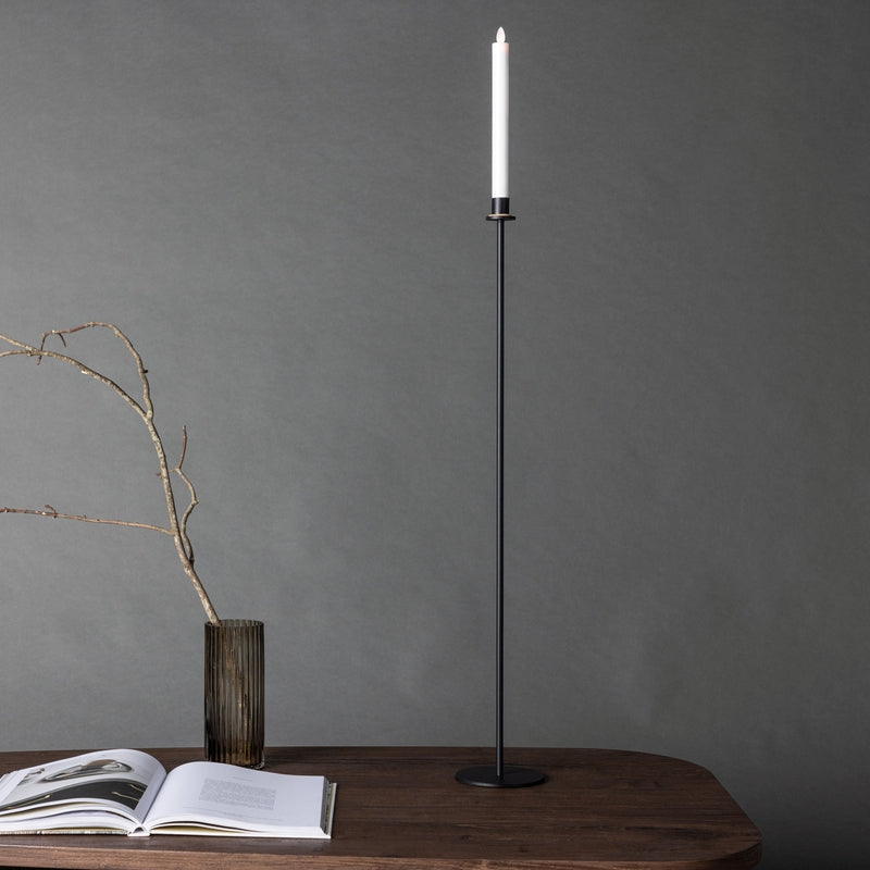 Se Delero - Lysestage i sort metal med LED lys, højde 102 cm. ❤ Kæmpe udvalg i 3-nordic - Køb online på udsalg og tilbud lige nu ❤ Meget billig fragt og hurtig levering - Varenummer: 3-nordic-8343 og barcode / Ean: på lager - Udsalg på Lamper - Jule- & hyggelys - Lysestager - bordlamper Spar stort – op til 53% - 2.739+ brands samlet til lave priser