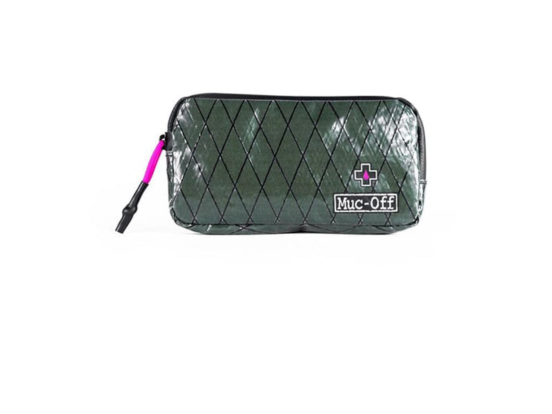 Se Muc-Off Rainproof Essentials Case - Taske - Grøn ✔ Kæmpe udvalg i Muc-Off ✔ Meget billig fragt og hurtig levering: 1 - 2 hverdage - Varenummer: CKP-5037835209303 og barcode / Ean: &