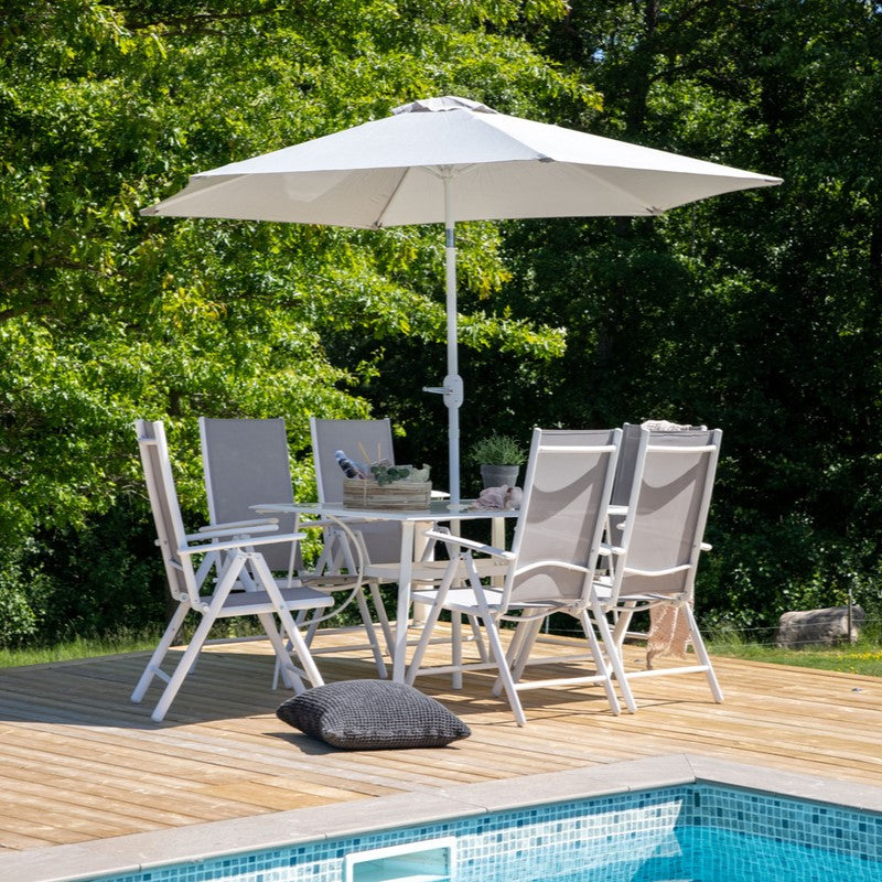 Se Garda - Spisebordsset med bord, seks stole og parasol i hvid aluminium ❤ Kæmpe udvalg i 3-nordic - Køb online på udsalg og tilbud lige nu ❤ Super billig fragt og lynhurtig levering - Varenummer: 3-nordic-5633 og barcode / Ean: på lager - Udsalg på Haven - Havemøbler - Siddemøbler til haven - Bordsæt Få op til 69% i rabat - Shop blandt over 2.739 brands
