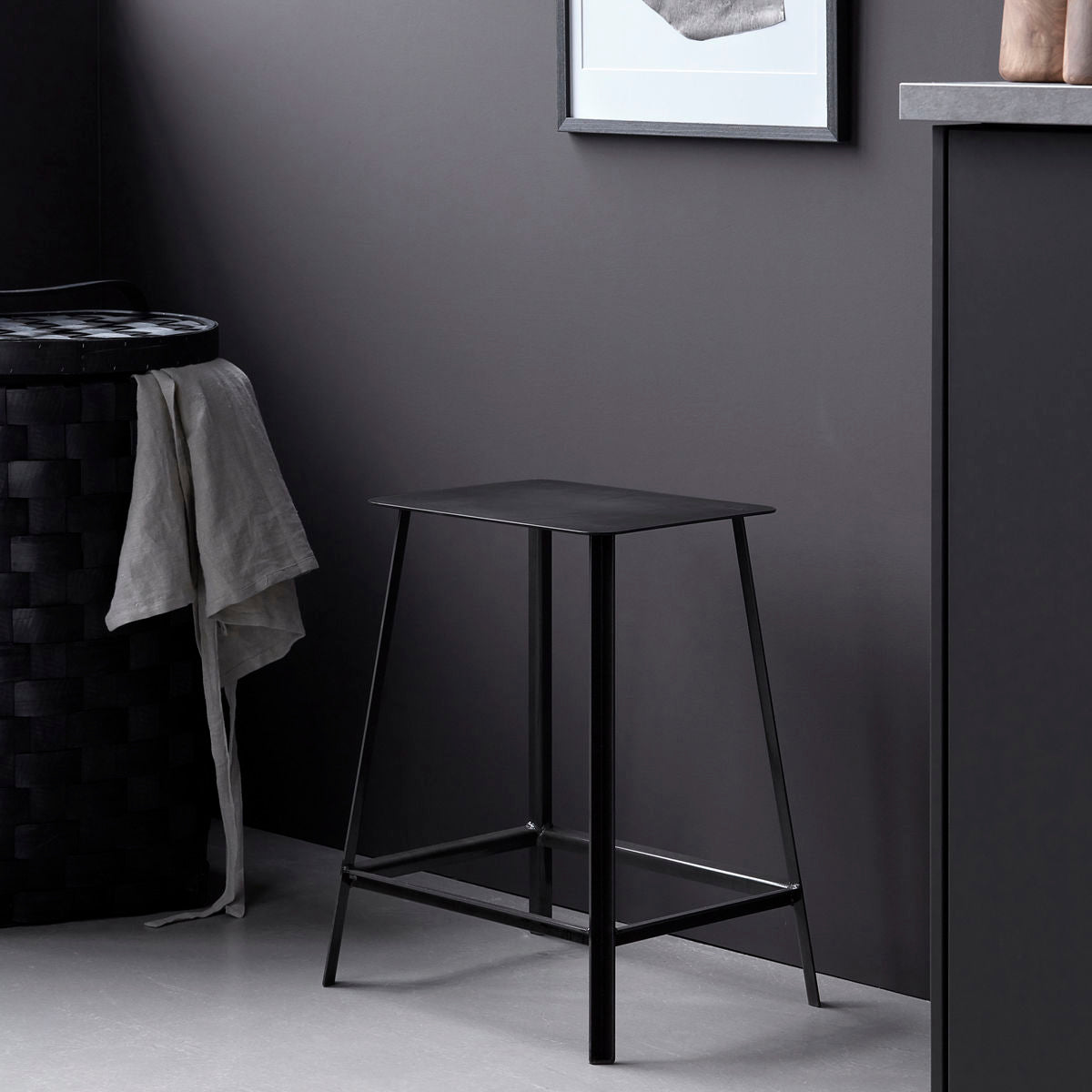 Se House Doctor - Skammel, Rag, Mørk jern H50 cm ❤ Kæmpe udvalg i House Doctor - Køb online på udsalg og tilbud lige nu ❤ Super billig fragt og lynhurtig levering - Varenummer: Bolig&Haven-41104152199319 og barcode / Ean: 5707644795136 på lager - Udsalg på Op til 57% rabat - Over 1.329 brands på online udsalg