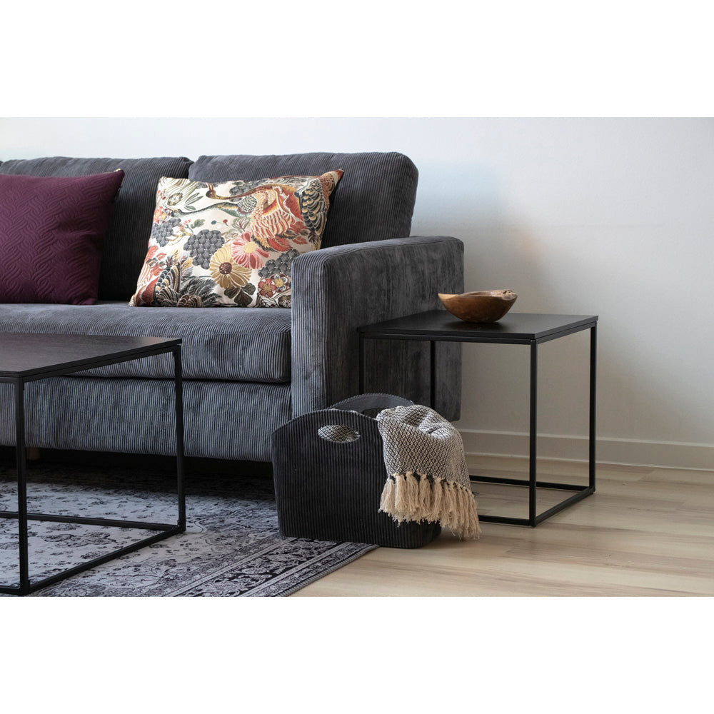 Se Vita Hjørnebord - Sort ramme og sort bordplade 45x45x45 cm ❤ Kæmpe udvalg i House Nordic - Køb online på udsalg og tilbud lige nu ❤ Meget billig fragt og hurtig levering - Varenummer: Bolig&Haven-42408784003324 og barcode / Ean: 5713917003075 på lager - Udsalg på Spar stort – op til 59% - Over 2.739 kendte mærker online