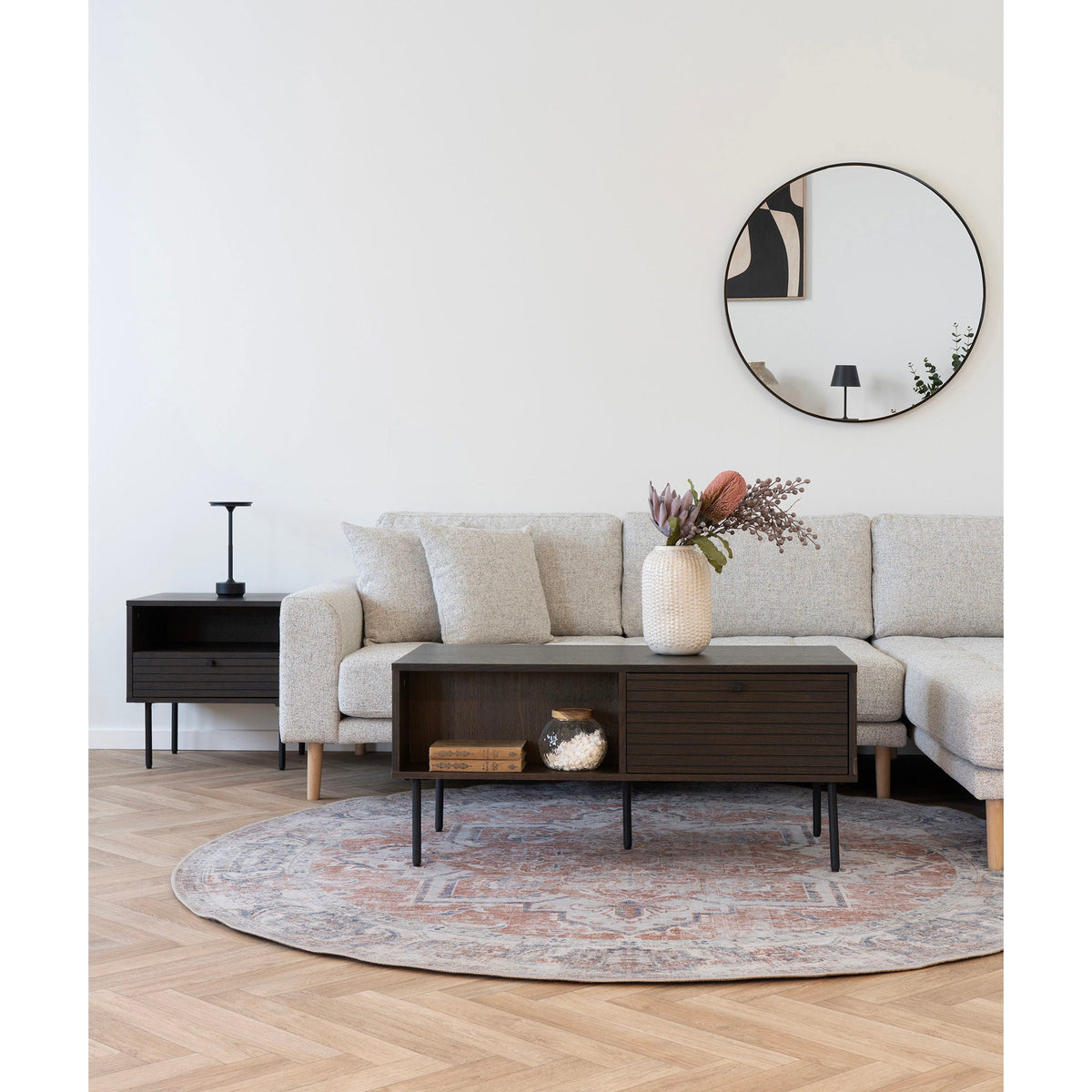 Se House Nordic - Kyoto Sofabord, egefiner mørk, 50x100x45 cm ❤ Kæmpe udvalg i House Nordic - Køb online på udsalg og tilbud lige nu ❤ Billig fragt og hurtig levering - Varenummer: Bolig&Haven-50937687408970 og barcode / Ean: 5713917032501 på lager - Udsalg på Store besparelser – op til 67% - Udsalg på mere end 2.281 populære mærker