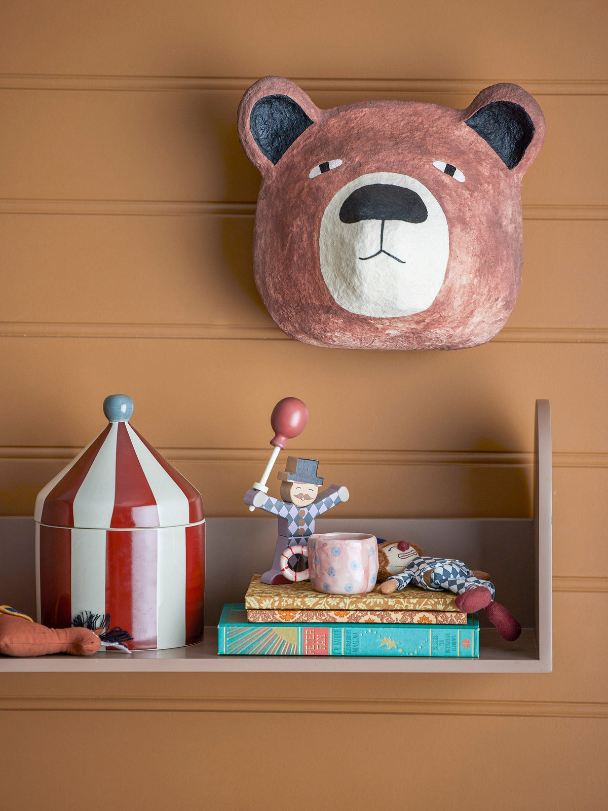 Se Bloomingville MINI - Teda Væg Dekoration, Brun, Papmache H26 cm ❤ Kæmpe udvalg i Bloomingville MINI - Køb online på udsalg og tilbud lige nu ❤ Hurtig levering til lave fragtpriser - Varenummer: Bolig&Haven-47094730260810 og barcode / Ean: 5711173294152 på lager - Udsalg på Få op til 67% i rabat - Shop udsalg fra mere end 1.798 mærker