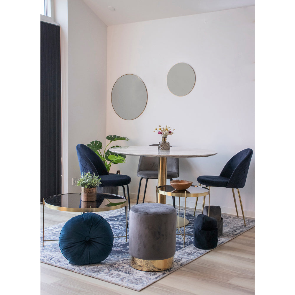Se Bolzano Spisebord - I marmor look og ben i messing look ø110x75cm ❤ Kæmpe udvalg i House Nordic - Køb online på udsalg og tilbud lige nu ❤ Super billig fragt og lynhurtig levering - Varenummer: Bolig&Haven-41240586354839 og barcode / Ean: 5713917002719 på lager - Udsalg på Få op til 69% i rabat - Over 1.798 brands samlet på udsalg