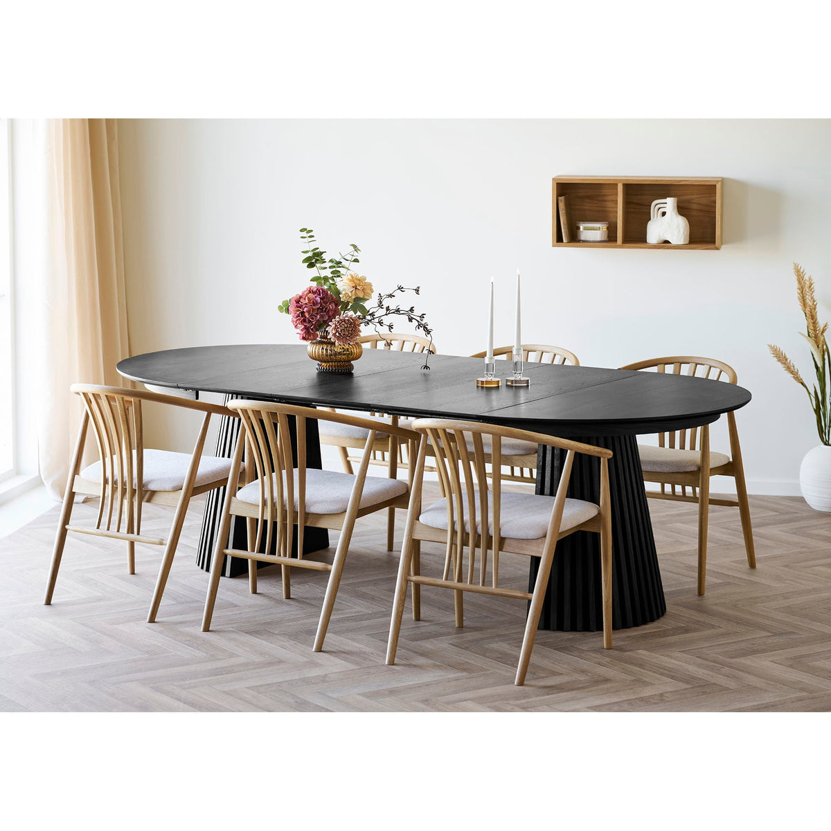 Se House Nordic - Osaka Spisebord Ø120-240 cm - Sort Egefiner m. 3 Tillægsplader ❤ Kæmpe udvalg i House Nordic - Køb online på udsalg og tilbud lige nu ❤ Meget billig fragt og hurtig levering - Varenummer: Bolig&Haven-51546555416906 og barcode / Ean: 5713917035618 på lager - Udsalg på Spar stort – op til 53% - Over 2.739 kendte brands på stort udsalg