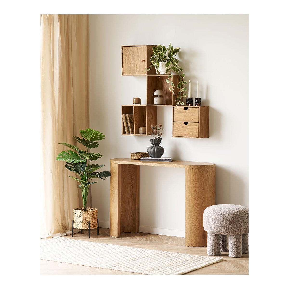Se House Nordic - Bibione konsolbord - Natur - 38Ã114Ã75 cm ❤ Kæmpe udvalg i House Nordic - Køb online på udsalg og tilbud lige nu ❤ Billig fragt og hurtig levering - Varenummer: Bolig&Haven-52768099074378 og barcode / Ean: 5713917038114 på lager - Udsalg på Spar stort – op til 71% - Eksklusivt udsalg på over 2.739 brands