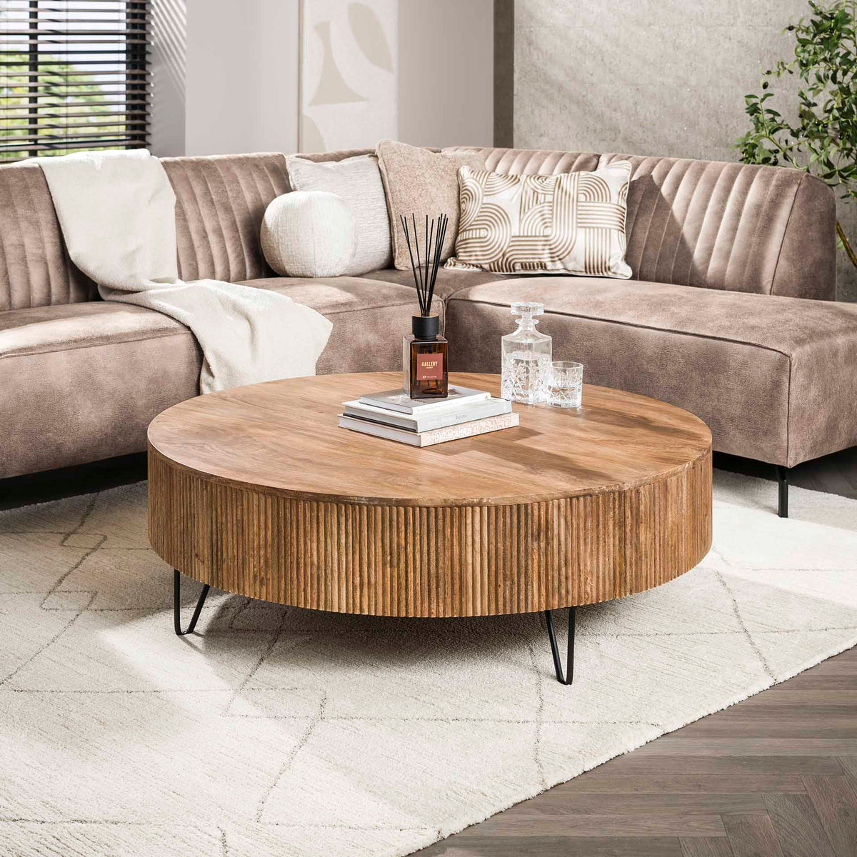 Se Selva - Sofabord i mangotræ med metalben ❤ Kæmpe udvalg i 3-nordic - Køb online på udsalg og tilbud lige nu ❤ Billig fragt • Hurtig levering - Varenummer: 3-nordic-8864 og barcode / Ean: på lager - Udsalg på Dagligstue - Sofaborde - Moderne designs - unikt, nytænkende og individuelt Op til 57% rabat - Mere end 2.739 populære mærker på tilbud