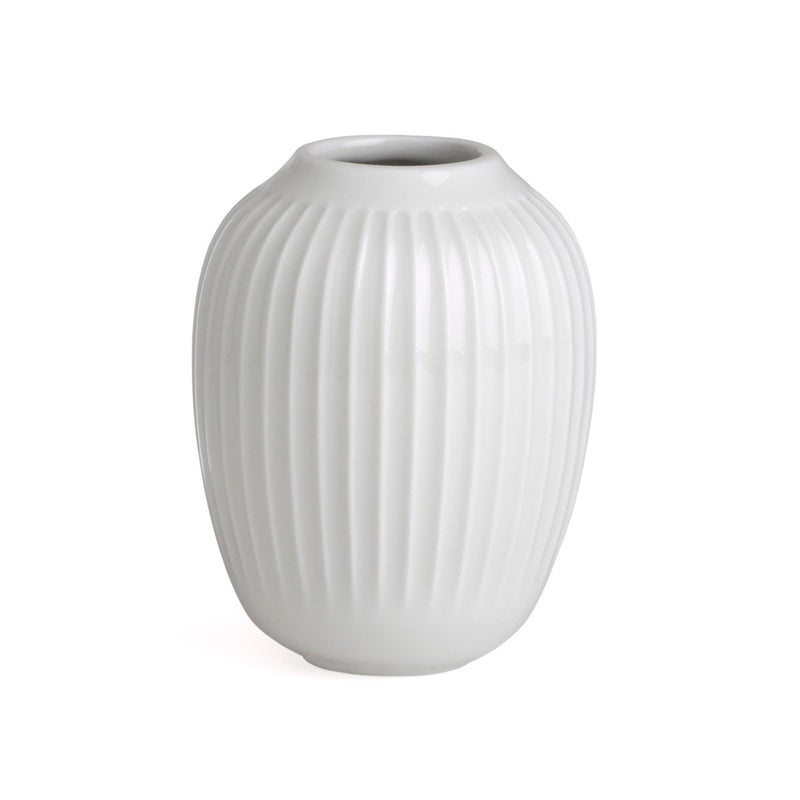 Se Kähler Hammershøi vase mini hvid ✔ Kæmpe udvalg i Kähler ✔ Hurtig levering: 1 - 2 Hverdage samt billig fragt - Varenummer: KTT-25138-01 og barcode / Ean: &