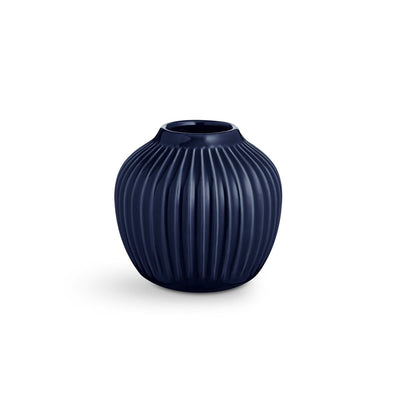 Se Kähler Hammershøi vase lille indigo ✔ Kæmpe udvalg i Kähler ✔ Hurtig levering: 1 - 2 Hverdage samt billig fragt - Varenummer: NDN-25139-08 og barcode / Ean: '5703779181844 på lager - Udsalg på Home & Garden - Decor - Vases Spar op til 55% - Over 1300 kendte brands på udsalg