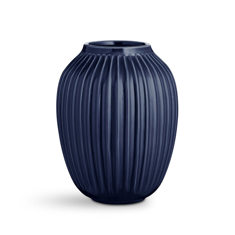 Se Kähler Hammershøi vase stor indigo ✔ Kæmpe udvalg i Kähler ✔ Hurtig levering: 1 - 2 Hverdage samt billig fragt - Varenummer: KTT-25141-08 og barcode / Ean: &