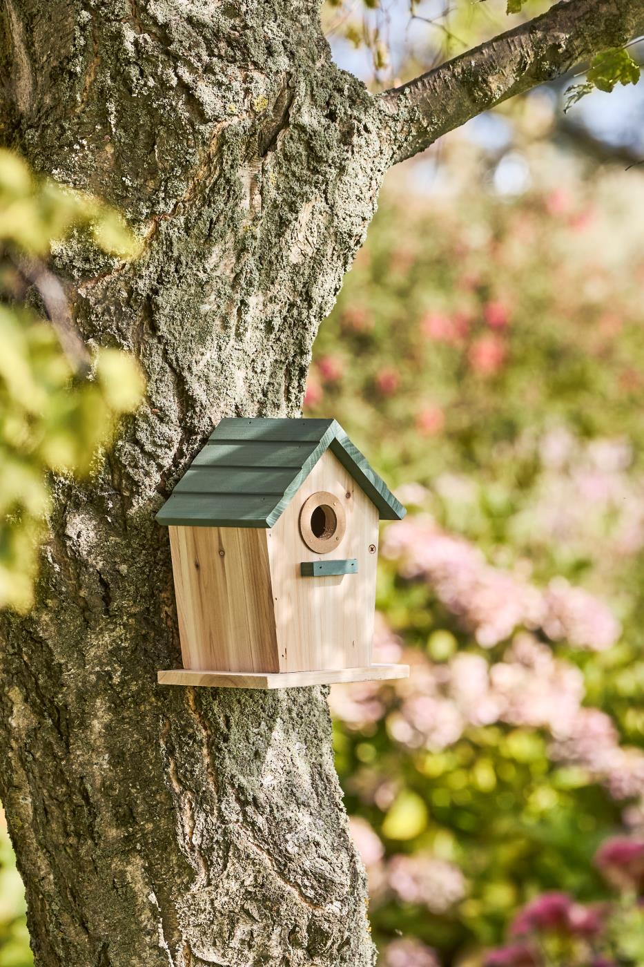 Se Ib Laursen - Fuglehus naturfarvet m/støvgrøn tag, hul Ø32 mm ❤ Kæmpe udvalg i Ib Laursen - Køb online på udsalg og tilbud lige nu ❤ Super billig fragt og lynhurtig levering - Varenummer: Bolig&Haven-50859674173770 og barcode / Ean: 5709898380854 på lager - Udsalg på Store besparelser – op til 67% - Shop over 2.281 kendte brands på udsalg