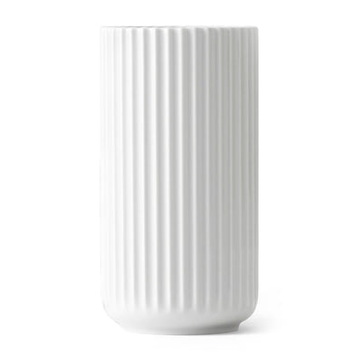 Se Lyngby Porcelæn Lyngby vase hvid 20 cm ✔ Kæmpe udvalg i Lyngby Porcelæn ✔ Hurtig levering: 1 - 2 Hverdage samt billig fragt - Varenummer: KTT-28511-05 og barcode / Ean: '5711507210025 på lager - Udsalg på Indretning - Dekoration - Vaser Spar op til 51% - Over 1354 kendte brands på udsalg