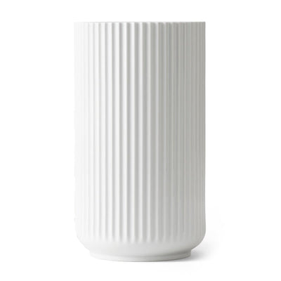 Se Lyngby Porcelæn Lyngby vase hvid 31 cm ✔ Kæmpe udvalg i Lyngby Porcelæn ✔ Hurtig levering: 1 - 2 Hverdage samt billig fragt - Varenummer: NDN-28511-07 og barcode / Ean: '5711507210049 på lager - Udsalg på Home & Garden - Decor - Vases Spar op til 61% - Over 1122 kendte brands på udsalg