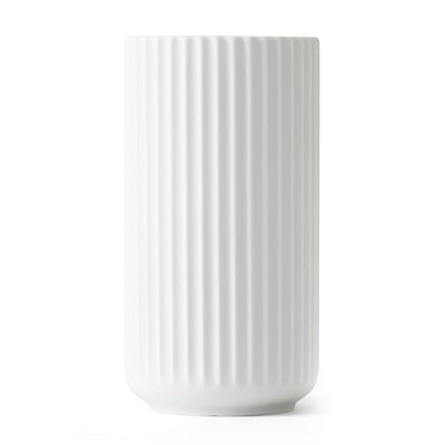 Se Lyngby Porcelæn Lyngby vase hvid mat 20 cm ✔ Kæmpe udvalg i Lyngby Porcelæn ✔ Hurtig levering: 1 - 2 Hverdage samt billig fragt - Varenummer: NDN-28512-03 og barcode / Ean: '5711507217024 på lager - Udsalg på Home & Garden - Decor - Vases Spar op til 57% - Over 1122 kendte brands på udsalg
