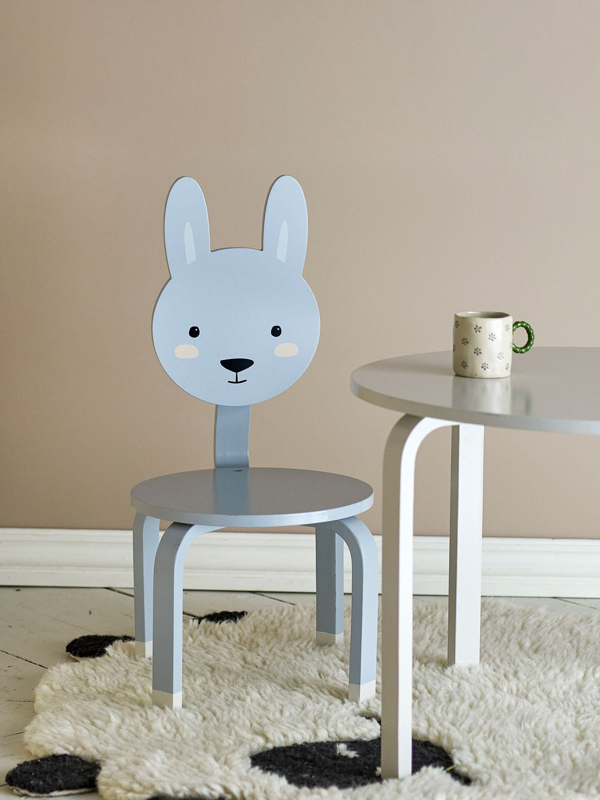 Se Bloomingville MINI - Marle Stol MDF Grå FSC 58x40x30 cm ❤ Kæmpe udvalg i Bloomingville MINI - Køb online på udsalg og tilbud lige nu ❤ Meget billig fragt og hurtig levering - Varenummer: Bolig&Haven-60904795767114 og barcode / Ean: 5711173355877 på lager - Udsalg på Store besparelser – op til 77% - Udsalg på mere end 2.281 populære mærker