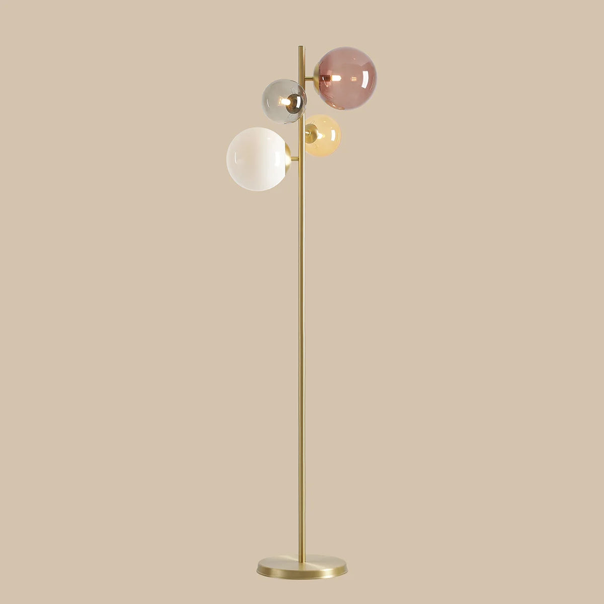Se Dizzy - Gulvlampe i messing og multifarvet glas ❤ Kæmpe udvalg i 3-nordic - Køb online på udsalg og tilbud lige nu ❤ Billig fragt og hurtig levering - Varenummer: 3-nordic-8750 og barcode / Ean: på lager - Udsalg på Lamper - Gulvlamper Op til 61% rabat - Mere end 1.329 populære mærker på udsalg