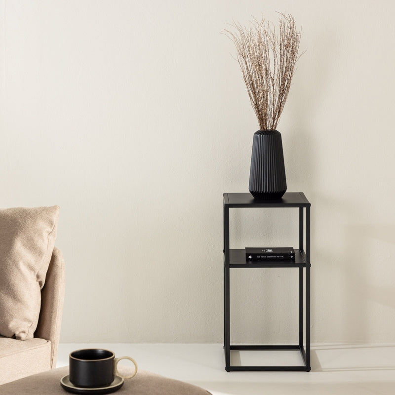 Se Triss -Blomstersøjle/sidebord i sort metal ❤ Kæmpe udvalg i 3-nordic - Køb online på udsalg og tilbud lige nu ❤ Billig fragt og hurtig levering - Varenummer: 3-nordic-8807 og barcode / Ean: på lager - Udsalg på Opbevaring - Blomstersøjler Store besparelser – op til 77% - Spar stort på mere end 2.739 brands