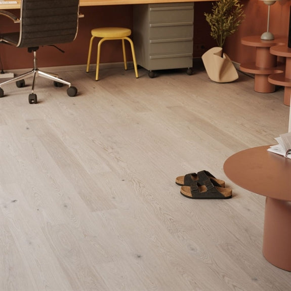 Bjelin Woodura Plank Dalen M i eg blend, Powder Hvid matlak