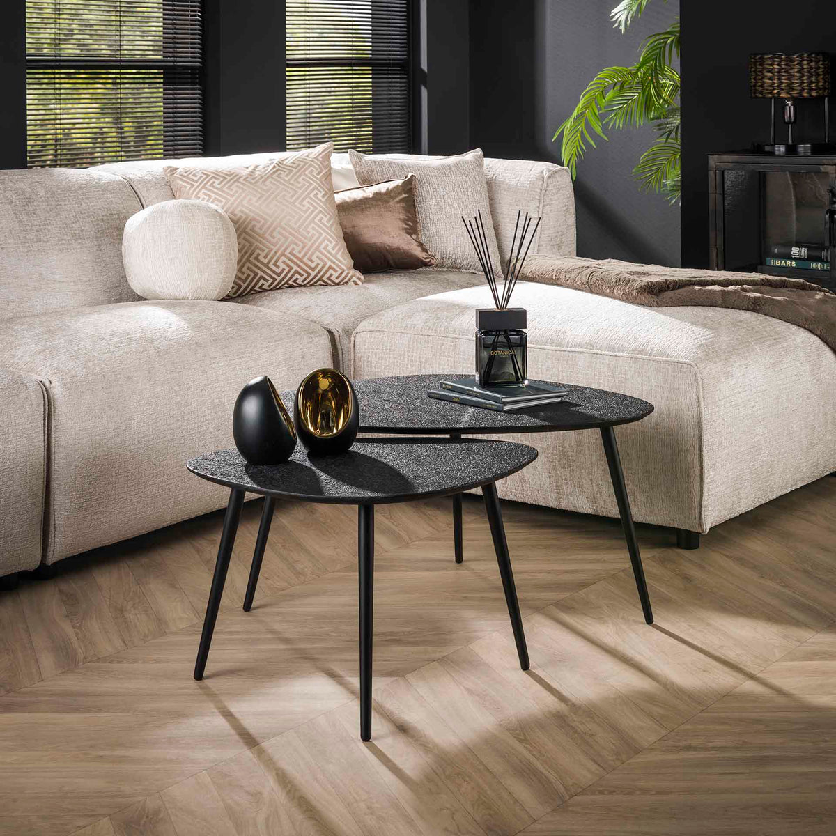 Se Daidalos, - sofabordssæt med to trekantede borde i metallic sort ❤ Kæmpe udvalg i 3-nordic - Køb online på udsalg og tilbud lige nu ❤ Super billig fragt og lynhurtig levering - Varenummer: 3-nordic-4911 og barcode / Ean: på lager - Udsalg på Dagligstue - Sofaborde - Moderne designs - unikt, nytænkende og individuelt Op til 63% rabat - Mere end 1.329 populære mærker på udsalg