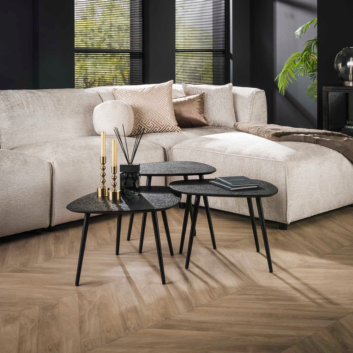 Se Daidalos - sofabordssæt med tre organisk rektangulære borde i metallic sort ❤ Kæmpe udvalg i 3-nordic - Køb online på udsalg og tilbud lige nu ❤ Billig fragt • Hurtig levering - Varenummer: 3-nordic-4916 og barcode / Ean: på lager - Udsalg på Dagligstue - Sofaborde - Moderne designs - unikt, nytænkende og individuelt Spar stort – op til 59% - Over 2.739 brands med kæmpe udsalg