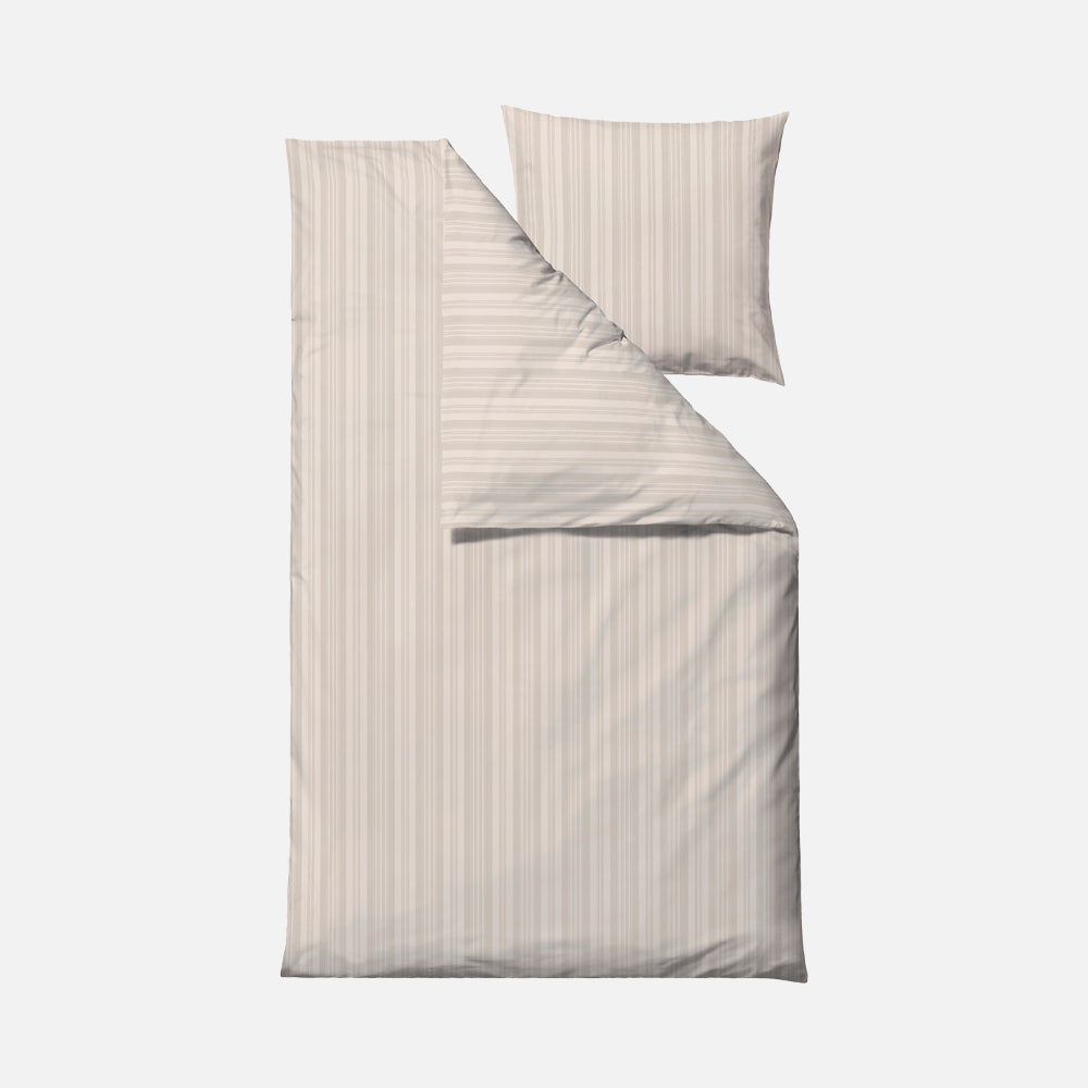 Se Södahl NOBLE Sengetøj - flere farver - 140x200 cm - Beige ❤ Kæmpe udvalg i Södahl - Køb online på udsalg og tilbud lige nu ❤ Meget billig fragt og hurtig levering - Varenummer: HomeFeeling-5198 og barcode / Ean: 5722000319405 på lager - Udsalg på Sengetøj - Bomuldssatin Op til 61% rabat - Over 2.739 mærker samlet ét sted