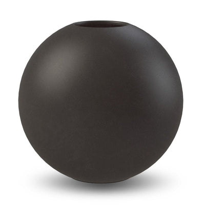 Se Cooee Design Ball vase black 30 cm ✔ Kæmpe udvalg i Cooee Design ✔ Hurtig levering: 1 - 2 Hverdage samt billig fragt - Varenummer: KTT-32468-04 og barcode / Ean: '7350057804186 på lager - Udsalg på Indretning - Dekoration - Vaser Spar op til 59% - Over 1150 kendte brands på udsalg