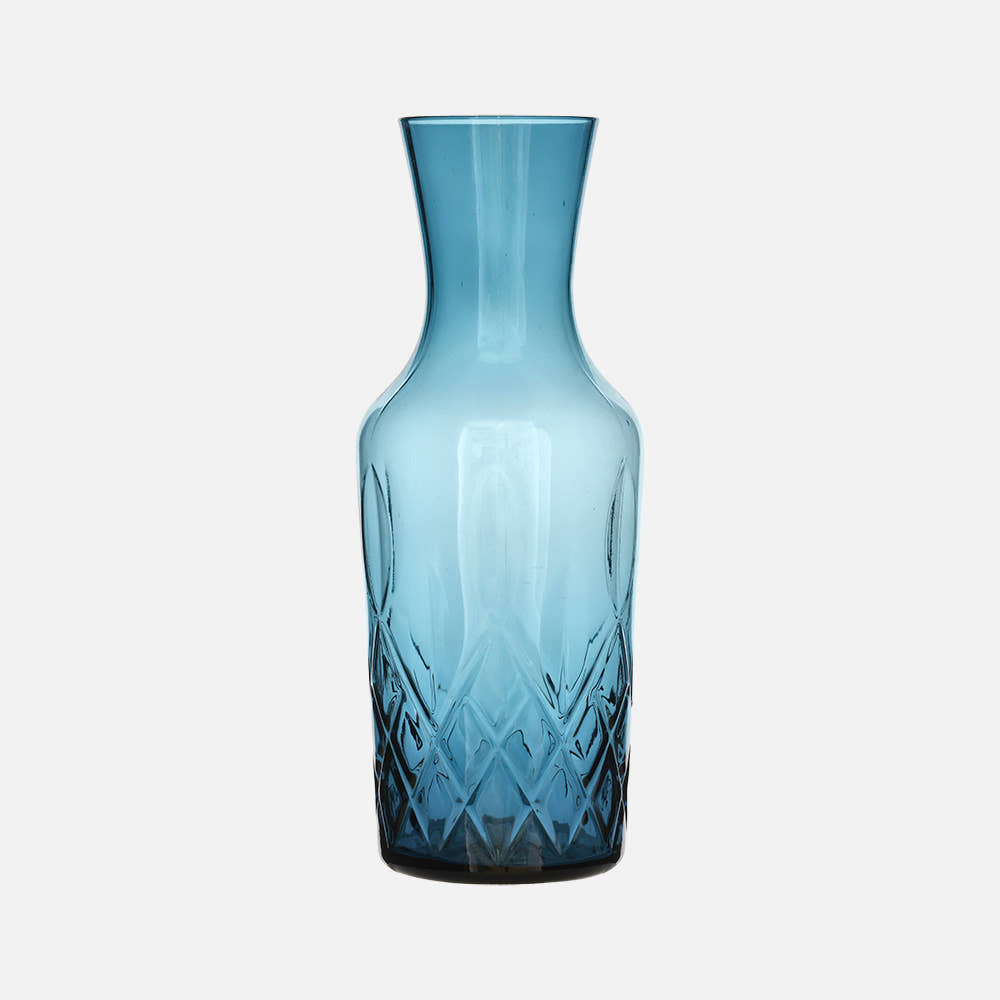 Se Lyngby Glas SORRENTO Farvet vandkaraffel - Blå ❤ Kæmpe udvalg i Lyngby Glas - Køb online på udsalg og tilbud lige nu ❤ Billig fragt og hurtig levering - Varenummer: HomeFeeling-5744 og barcode / Ean: 5722000327561 på lager - Udsalg på Alt i køkkenting og borddækning - Servering og glas Spar helt op til 79% - Over 739 kendte brands på udsalg