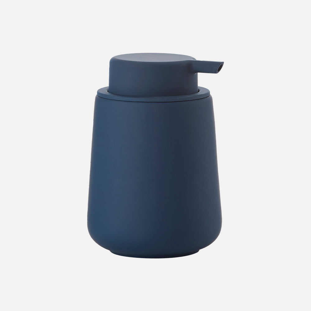 Se Zone Danmark Nova One Sæbedispenser - Royal blue ❤ Kæmpe udvalg i Zone Danmark - Køb online på udsalg og tilbud lige nu ❤ Meget billig fragt og hurtig levering - Varenummer: HomeFeeling-6919 og barcode / Ean: 5708760631551 på lager - Udsalg på Alt til badeværelset - Sæbedispenser og sæbeholder Spar helt op til 79% - Kæmpe udsalg på over 739 brands