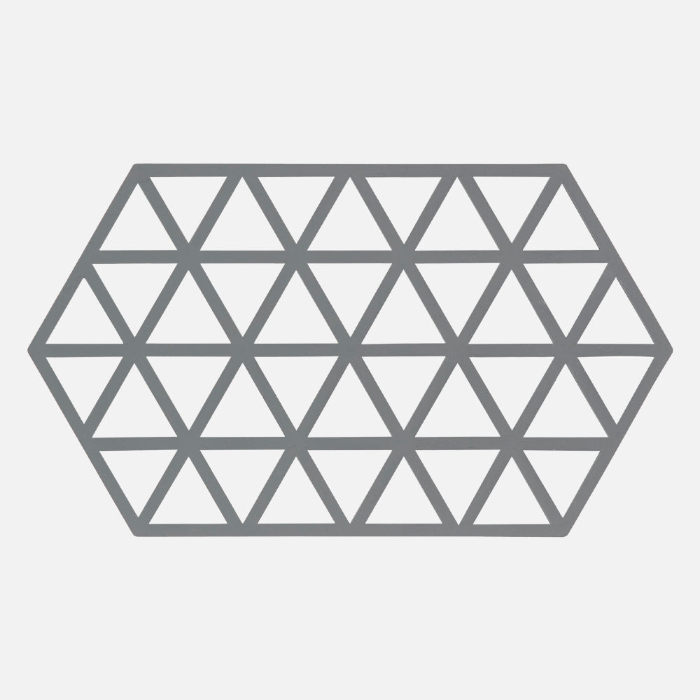 Se Zone Danmark TRIANGLES Bordskåner 2 størrelser - Grå - Stor ❤ Kæmpe udvalg i Zone Danmark - Køb online på udsalg og tilbud lige nu ❤ Super billig fragt og lynhurtig levering - Varenummer: HomeFeeling-7246 og barcode / Ean: 5708760657230 på lager - Udsalg på Alt i køkkenting og borddækning - Servering og glas Spar helt op til 73% - Udsalg på produkter fra mere end 2.739 brands