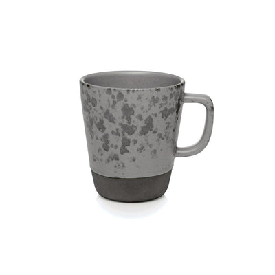Se Aida Raw krus med hank 30 cl Grå med prikker ✔ Kæmpe udvalg i Aida ✔ Hurtig levering: 1 - 2 Hverdage samt billig fragt - Varenummer: NDN-33854-01 og barcode / Ean: '5709554151033 på lager - Udsalg på Home & Garden - Kitchen & Dining - Tableware - Drinkware - Coffee & Tea Cups Spar op til 55% - Over 1354 kendte mærker på udsalg