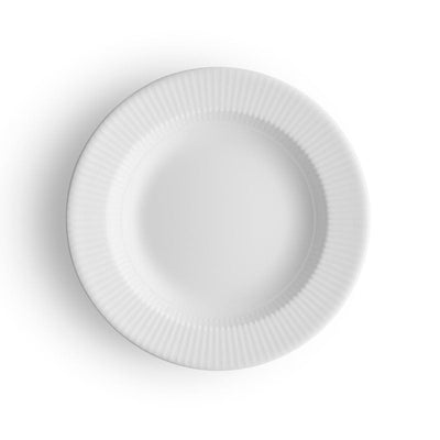 Se Eva Solo Eva Trio Legio Nova dyb tallerken 22 cm hvid ✔ Kæmpe udvalg i Eva Solo ✔ Hurtig levering: 1 - 2 Hverdage samt billig fragt - Varenummer: NDN-34483-01 og barcode / Ean: '5706631182973 på lager - Udsalg på Home & Garden - Kitchen & Dining - Tableware - Dinnerware - Plates Spar op til 54% - Over 1354 kendte brands på udsalg