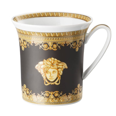 Se Versace Versace I love Baroque krus Nero ✔ Kæmpe udvalg i Versace ✔ Hurtig levering: 1 - 2 Hverdage samt billig fragt - Varenummer: NDN-35358-02 og barcode / Ean: '4012437362428 på lager - Udsalg på Home & Garden - Kitchen & Dining - Tableware - Drinkware - Coffee & Tea Cups Spar op til 65% - Over 1312 kendte brands på udsalg