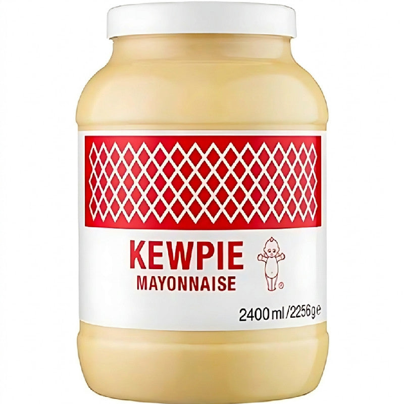 Kewpie japansk mayonnaise i en stor beholder på 2,4 liter